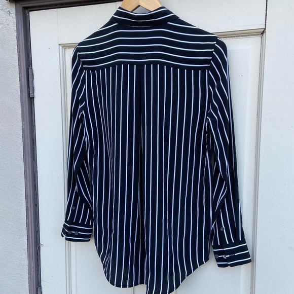 EQUIPMENT BUTTON DOWN BLOUSE 🦋🦋 - Picture 4 of 7